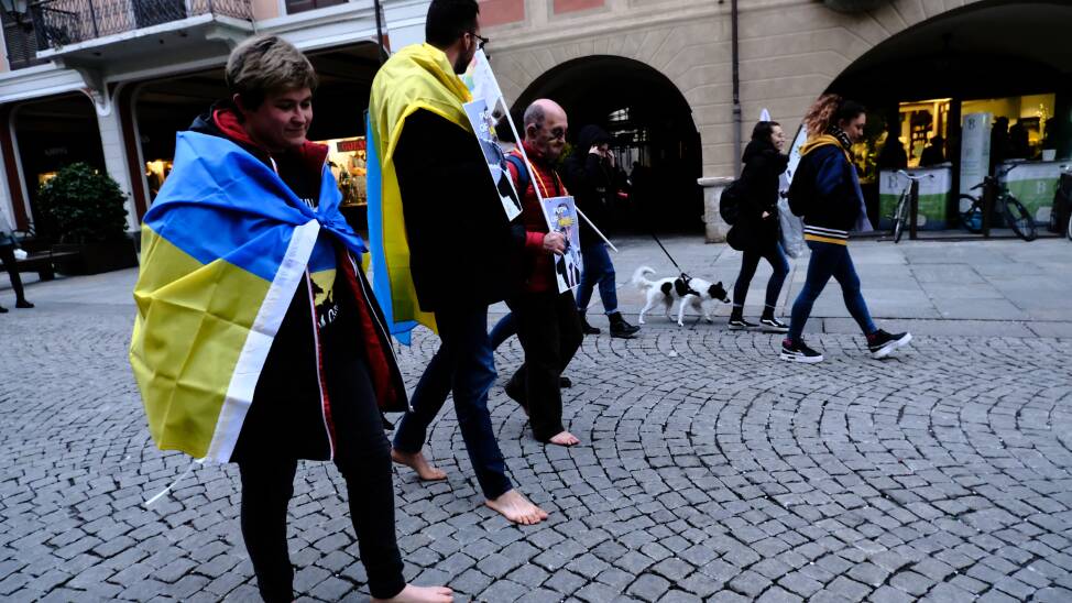Grande partecipazione per il sit-in di solidarietà all’Ucraina dei Radicali cuneesi