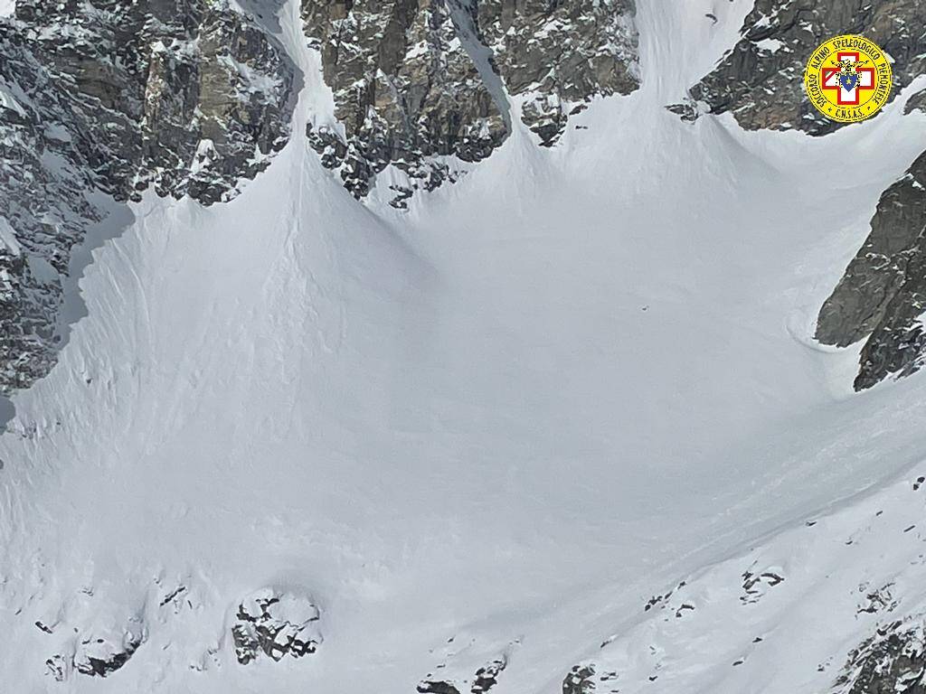 Il Soccorso Alpino ha individuato tracce che potrebbero appartenere al velivolo partito da Levaldigi
