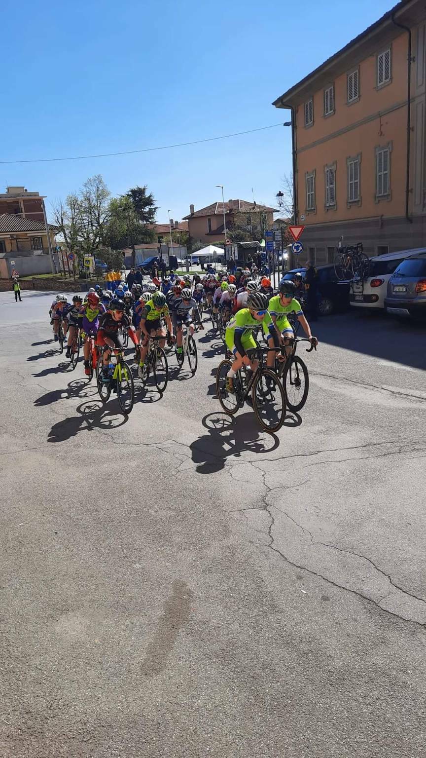 Successo di partecipanti e pubblico al memorial di ciclismo per le vie di Costigliole Saluzzo