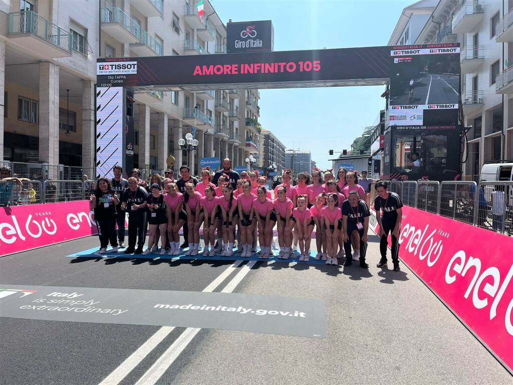 Le cheerleaders cuneesi al Giro d’Italia nel segno dell’inclusività