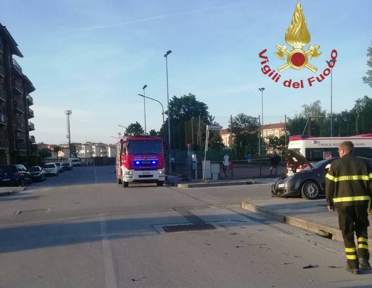 Scontro tra auto a Mondovì in corso Piemonte: una persona in codice giallo