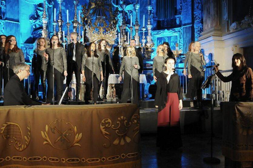 Giovane cantante peveragnese incanta il pubblico cuneese nella chiesa di Santa Croce