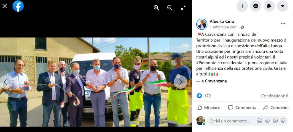 Nella foto, tratta da Facebook, il post del presidente Cirio del 1 settembre, che lo vede insieme ad alcuni sindaci e amici di Cravanzana ad una inaugurazione