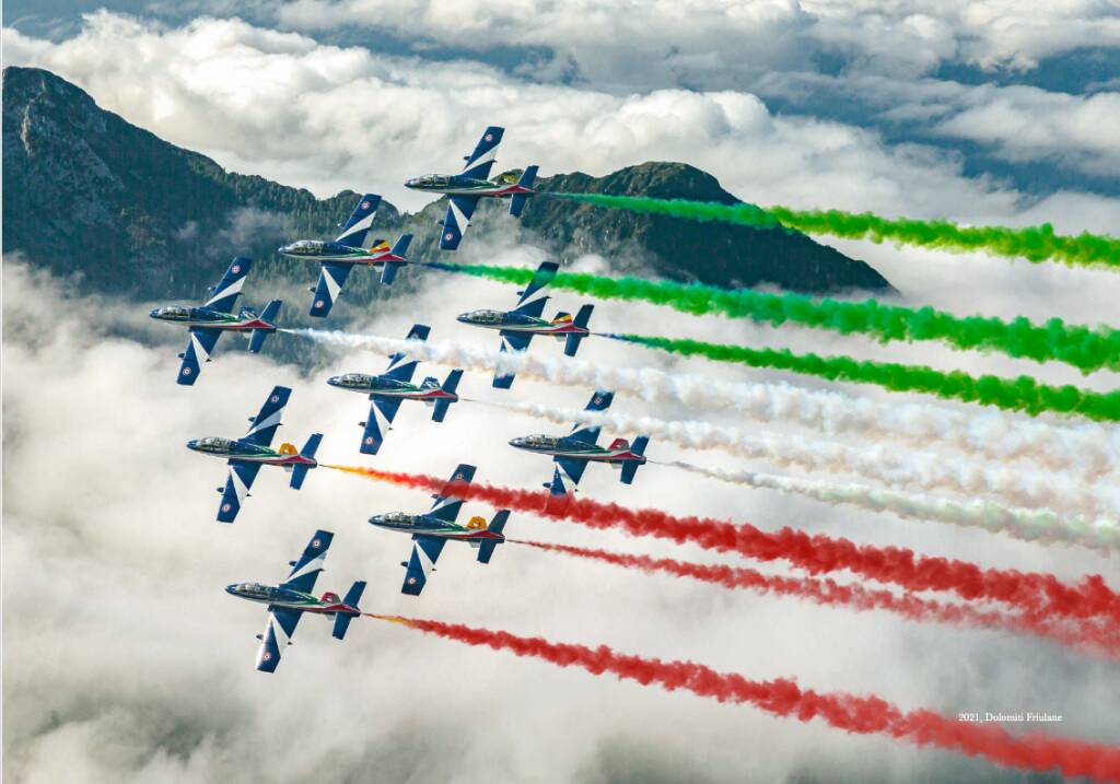 Cuneo, sfilata e Frecce Tricolori concludono il 69° Raduno Nazionale dei Bersaglieri