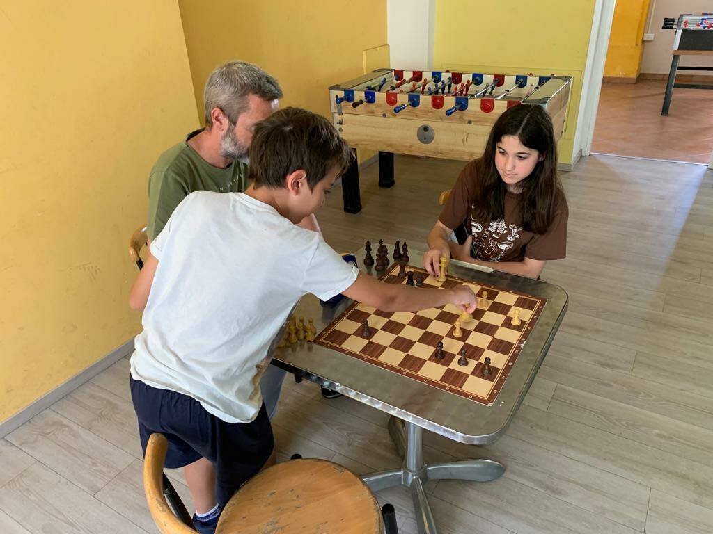 Savigliano, Oasi Giovani presenta “Come affrontare i compiti nel modo giusto? Ce lo insegnano gli scacchi!”