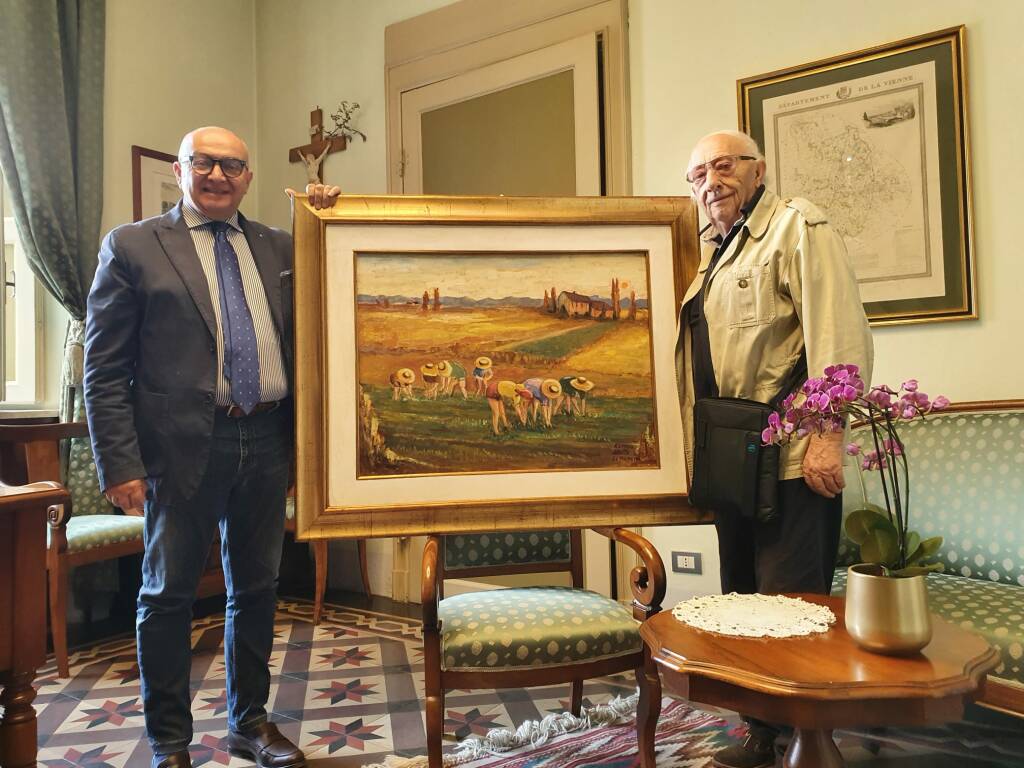 Consegnato al sindaco di Moretta il dipinto “Le mentine” di Romano Galetto