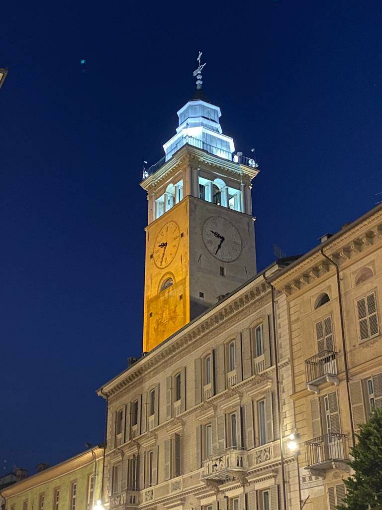 Il 1° febbraio la Torre Civica di Cuneo si colora di blu per dire stop alle bombe sui civili
