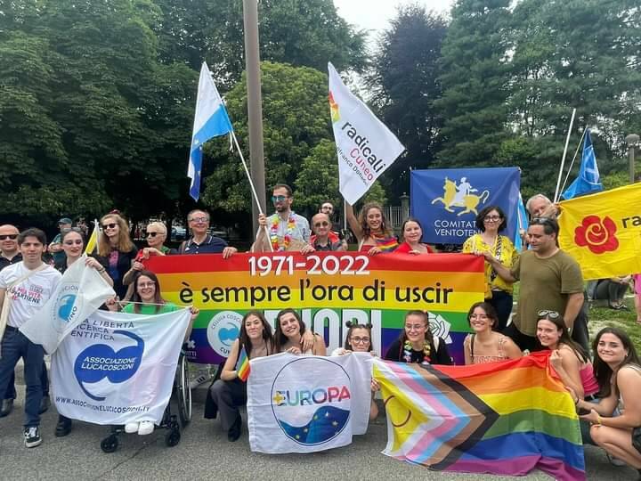 I Radicali cuneesi distribuiscono 500 profilattici durante il Cuneo Pride