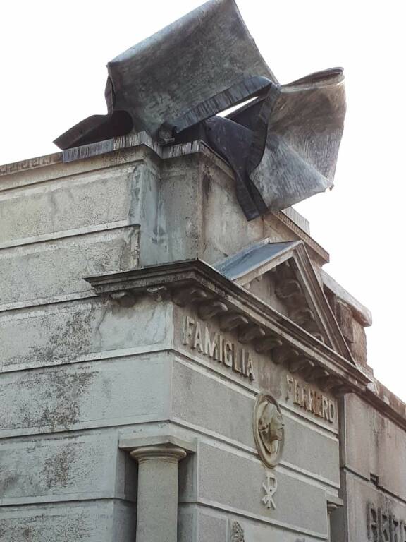 Farigliano, danni al tetto della Casa di Riposo comunale e al cimitero