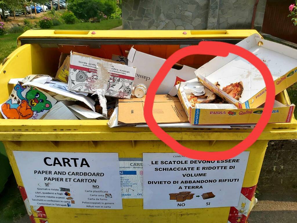 Avanzi di pizza nel contenitore della carta e il Comune di Monterosso Grana “tira le orecchie” ai cittadini