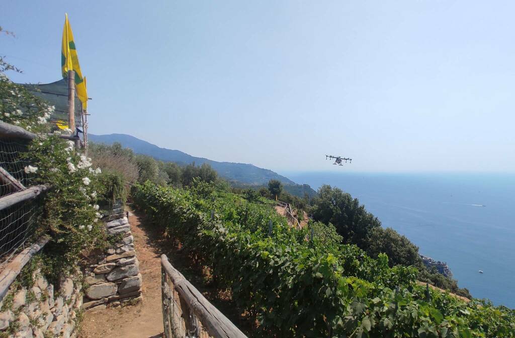 Al via il gemellaggio “Langhe – Cinque Terre” per una svolta green con i droni
