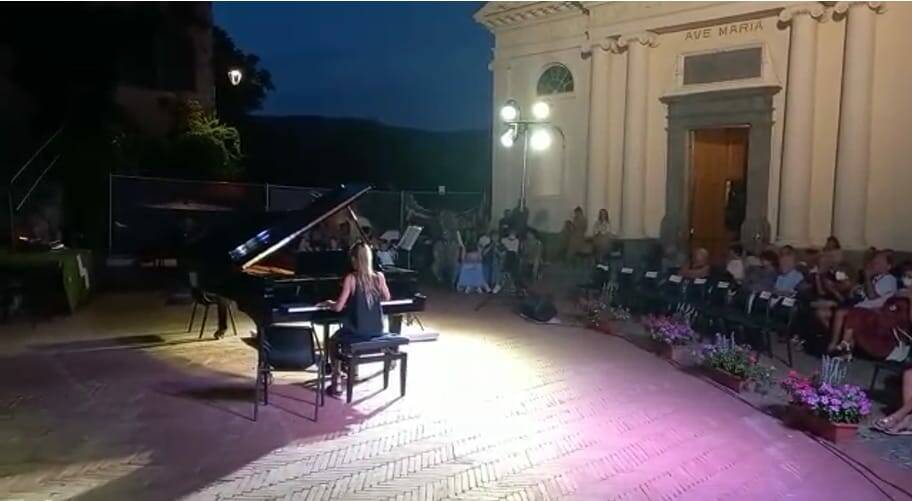 Giovane pianista di Venasca trionfa a concorso internazionale in Liguria