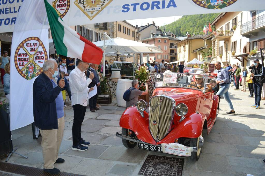 Un momento della tappa cuneese di Ruote nella Storia 2021, svoltasi a Limone Piemonte sotto l’organizzazione dell’Automobile Club Cuneo