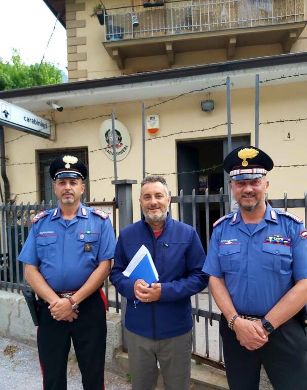 Monterosso Grana, il sindaco Isaia in visita alla stazione dei Carabinieri di Pradleves