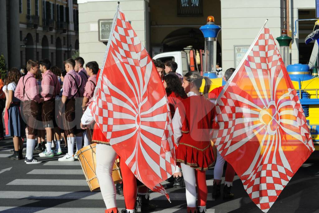 A Cuneo è iniziato l&#8217;Oktoberfest: le immagini della sfilata e dell&#8217;inaugurazione