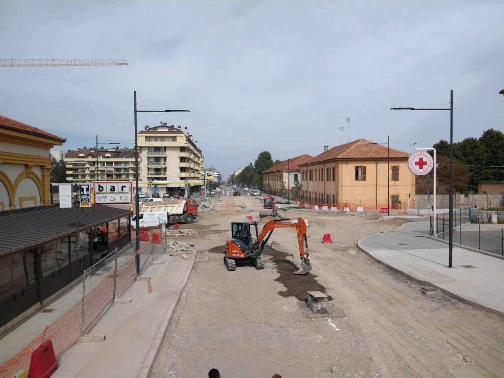 Cuneo, proseguono i lavori della rotonda su Corso Francia