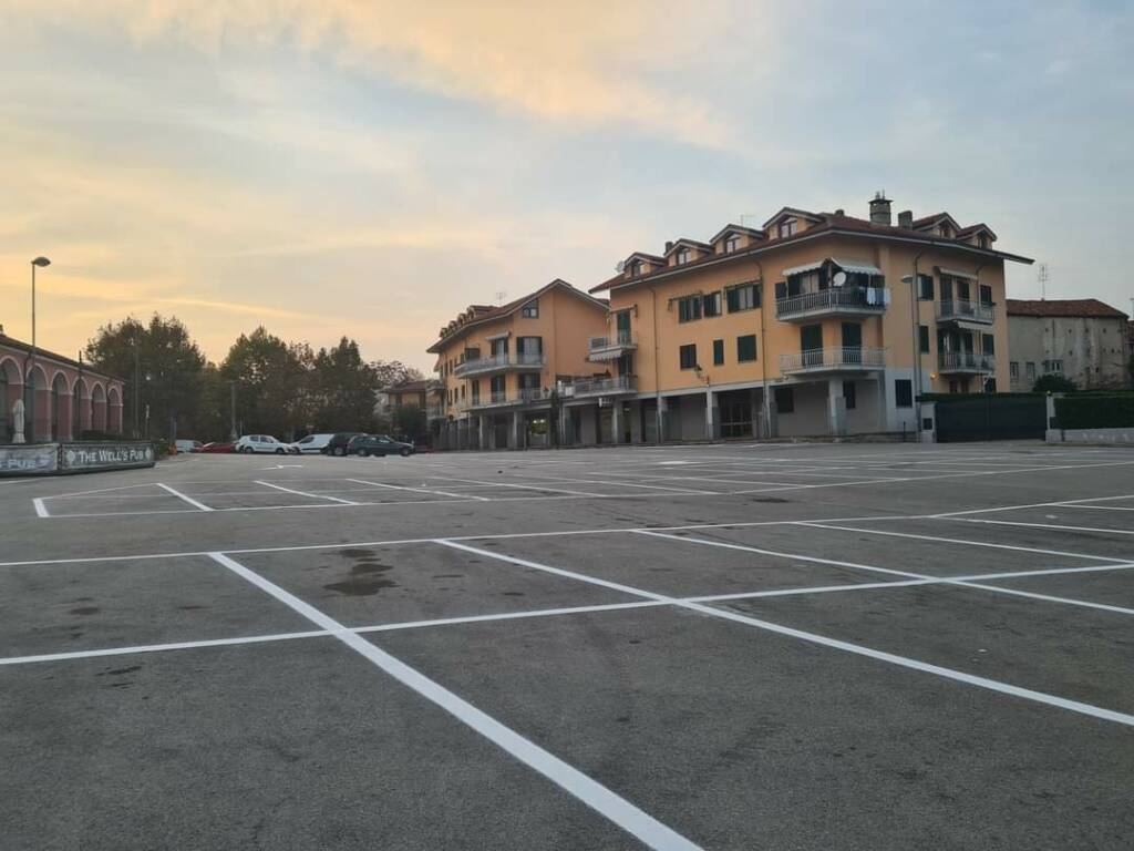Carrù, sistemazione viabilità e parcheggi piazza Divisione Alpina Cuneense