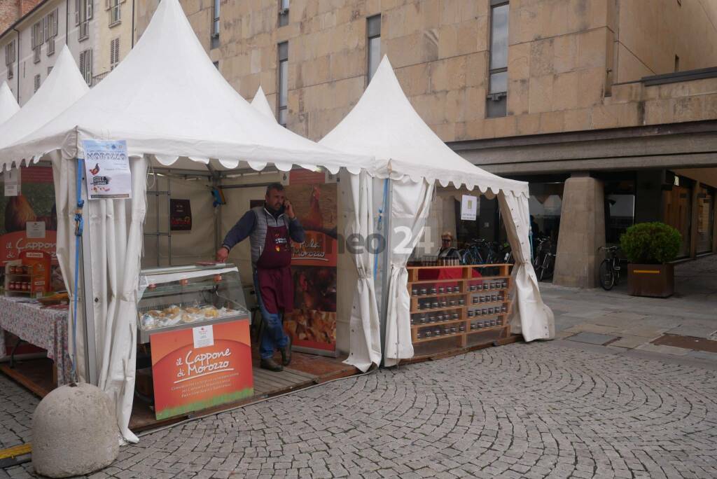 A Cuneo c&#8217;è la Fiera del Marrone: un giro tra gli stand di via Roma