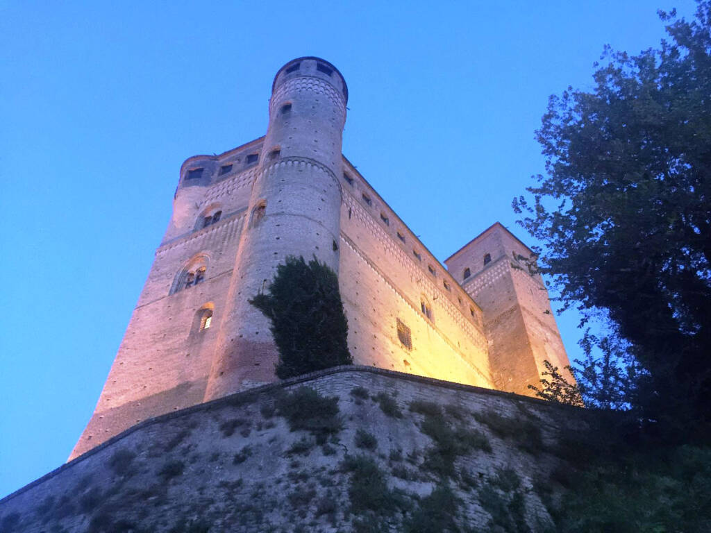 Il Castello di Serralunga d’Alba celebra Halloween con “Era una notte buia”