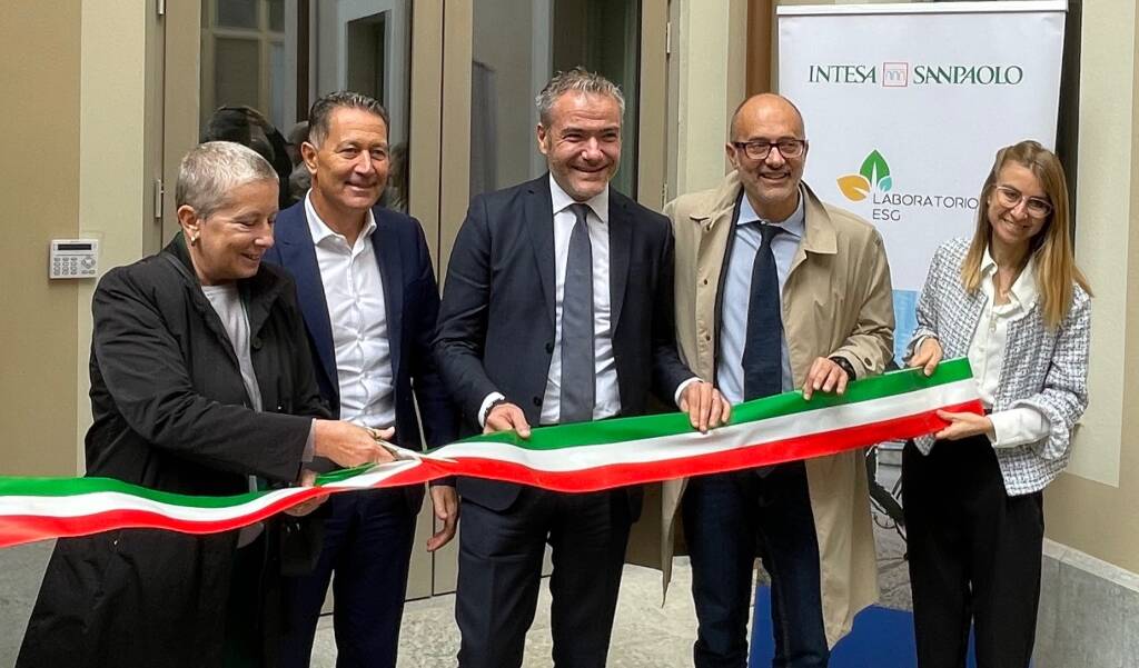 Taglio del nastro a Cuneo per la nuova sede del laboratorio ESG
