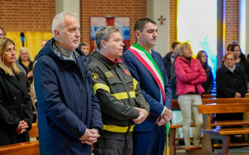 Fossano, il sindaco Tallone consegna la cittadinanza onoraria ai Vigili del Fuoco
