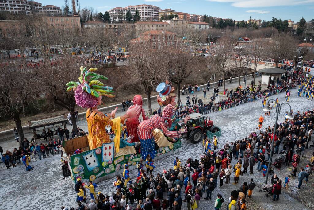Mancano due settimane a Natale, ma il Carnevale di Mondovì prepara già il ritorno in grande stile