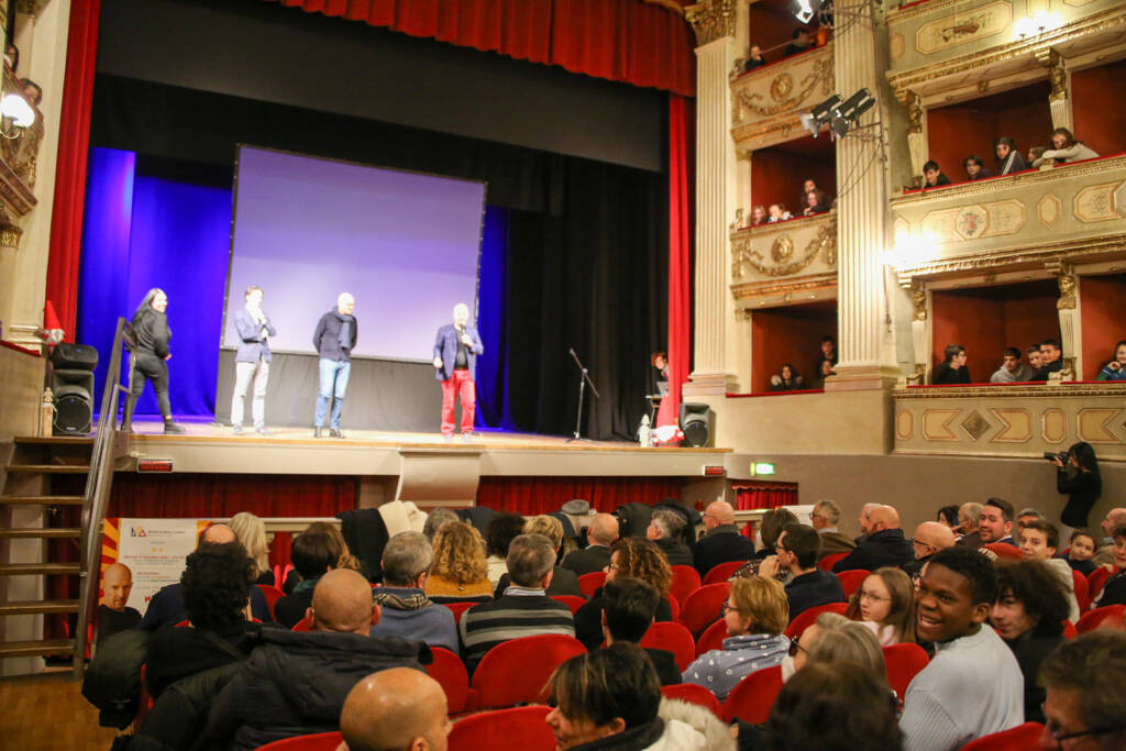 “Trovate il vostro talento”: l’invito ai giovani della Scuola Edile a Savigliano in occasione dello spettacolo di Marco Berry