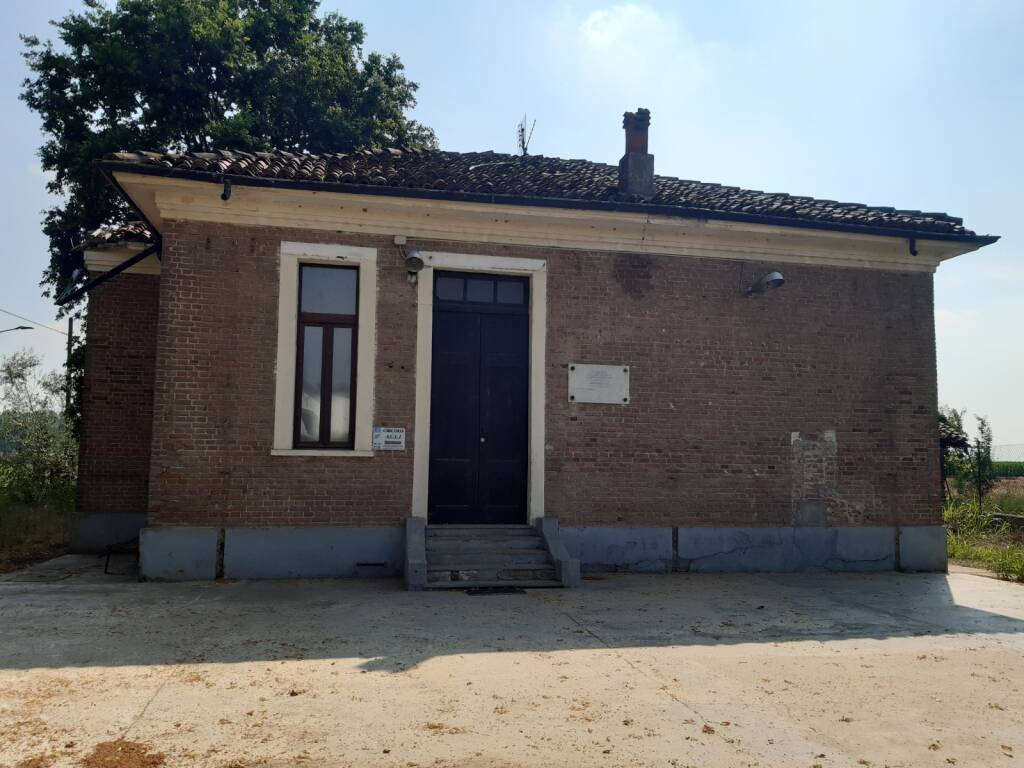 Asta pubblica per aggiudicarsi l’ex scuola comunale di Frazione Santa Rosalia a Savigliano