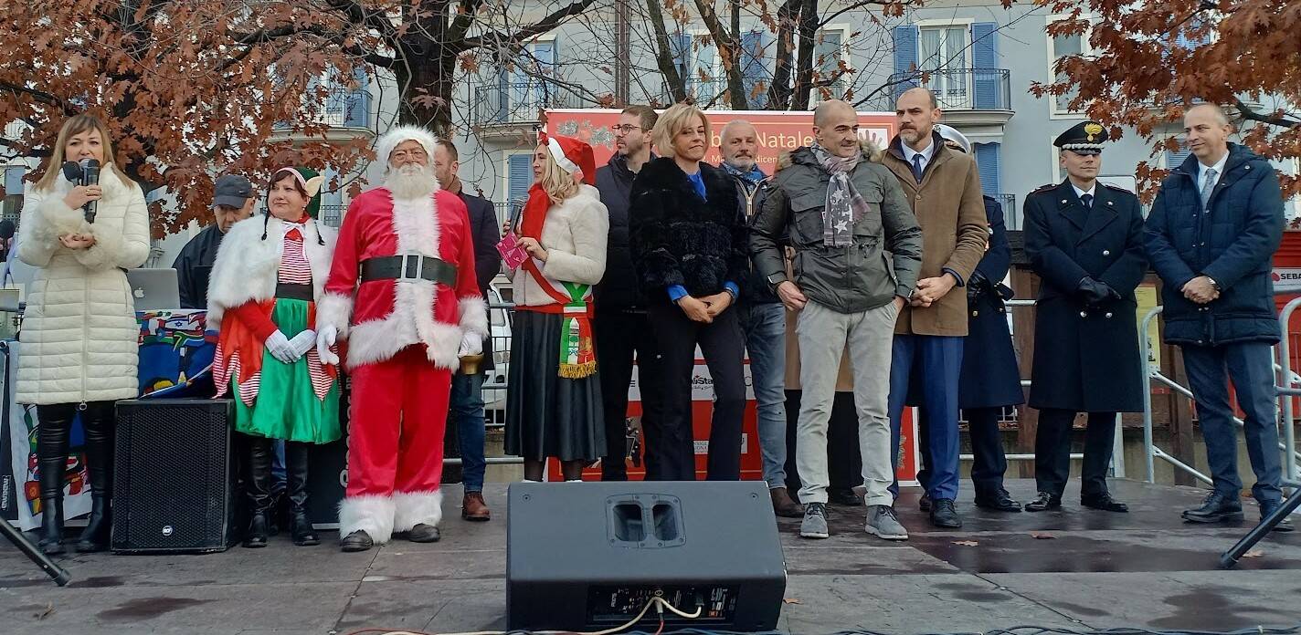 Marene, un successo e grande emozione per il progetto “Caro Babbo Natale” a favore dei bambini Ucraini