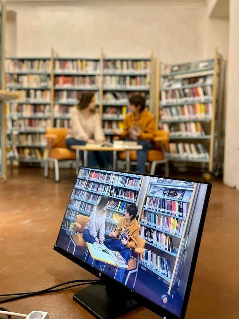 La Fabbrica dei Suoni trasforma la biblioteca di Costigliole in un set
