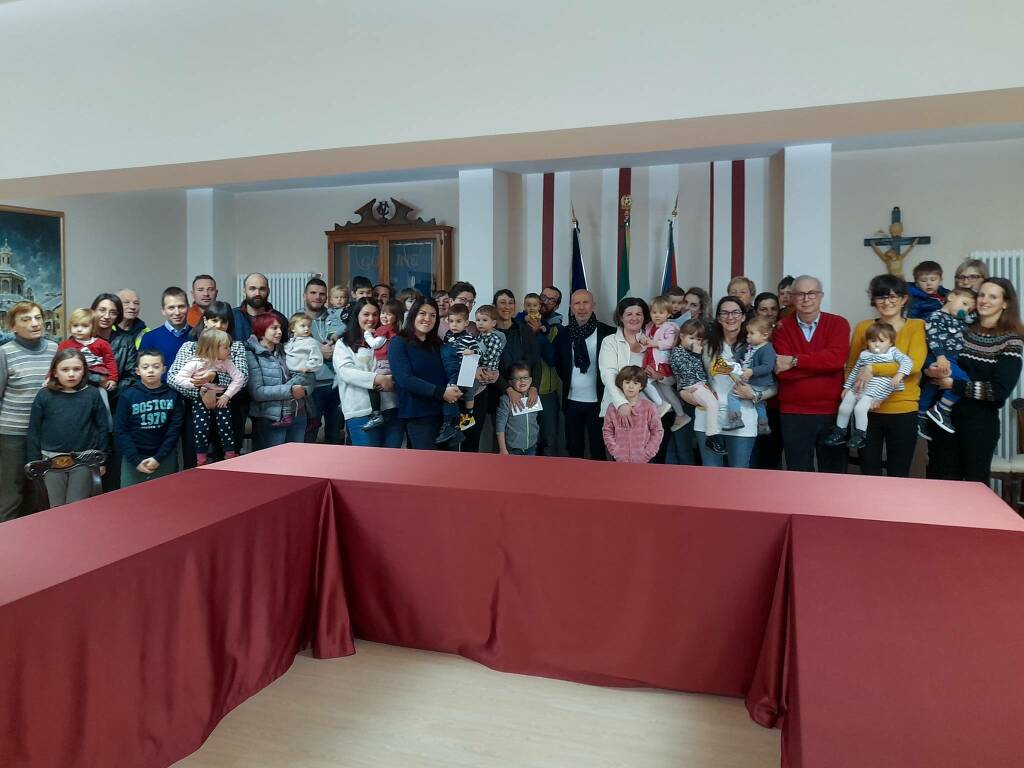 Festeggiati a Venasca i 24 nuovi nati del 2020 e del 2021