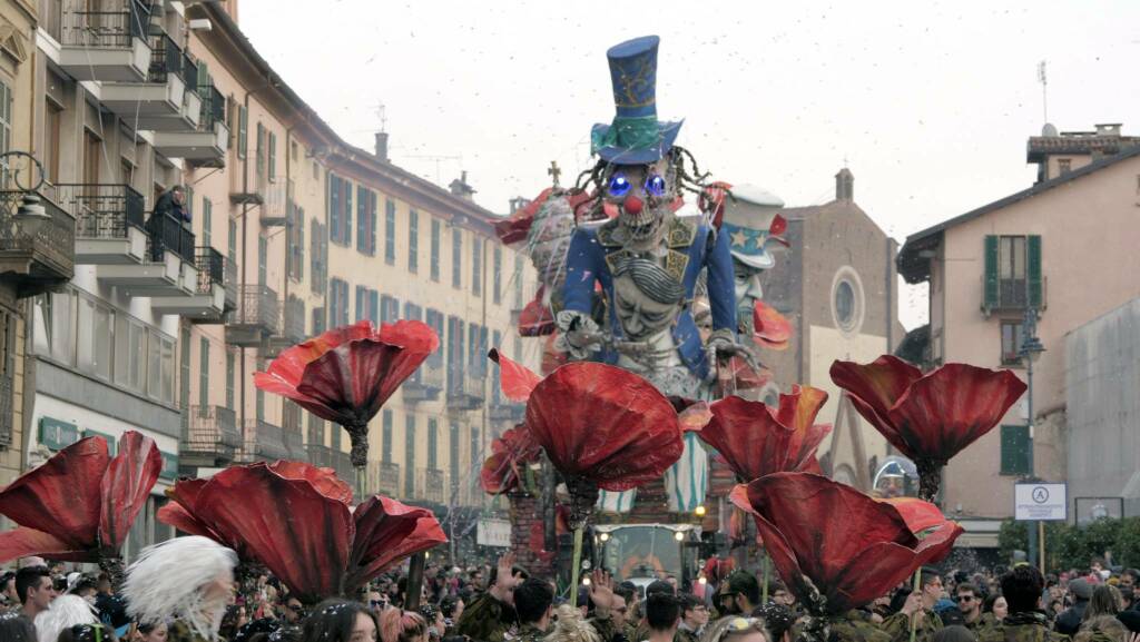 Oggi a Saluzzo è ancora Carnevale: veglione con polenta e serata danzante