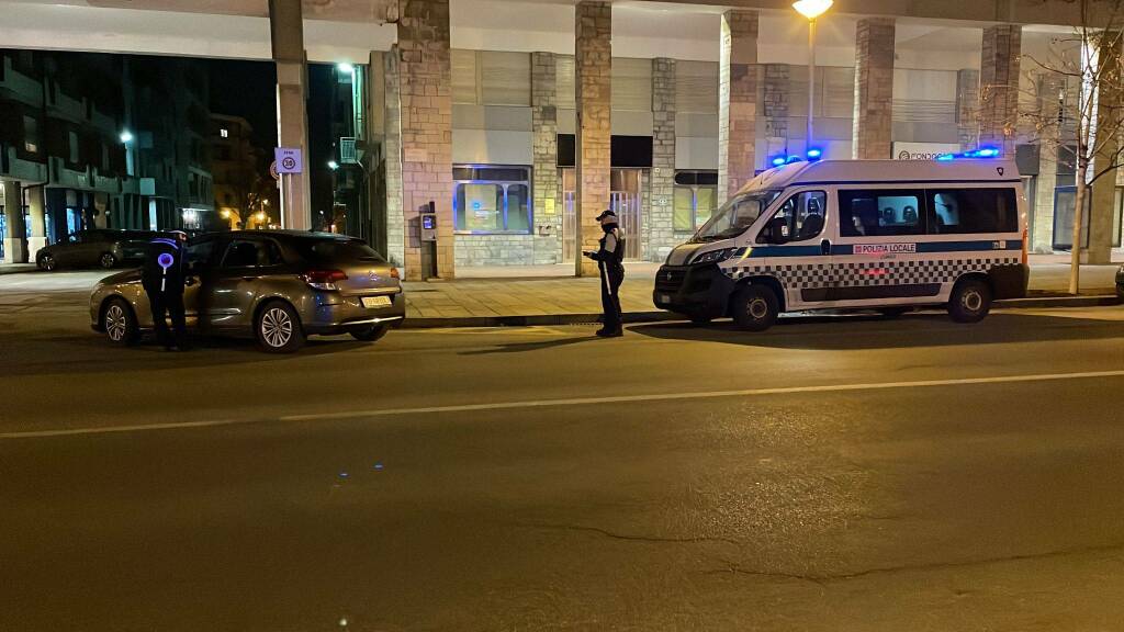Cuneo, controlli della Polizia Locale nei parchi cittadini e nei pressi della stazione