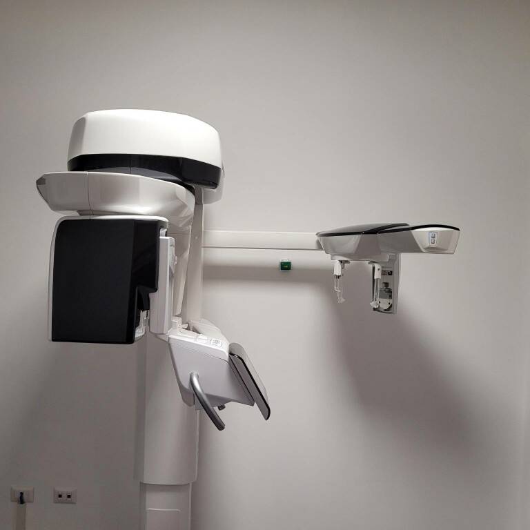 Nuovo ortopantomografo alla Radiologia di Savigliano. Il primario: “Apparecchiatura indispensabile”