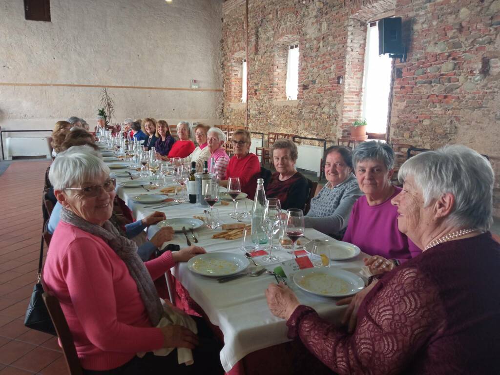 Verzuolo, partecipato il pranzo “donne a tavola” in occasione dell’8 marzo