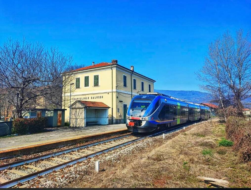 Ieri, un giorno particolare per i treni sulla tratta Savigliano-Cuneo, via Saluzzo