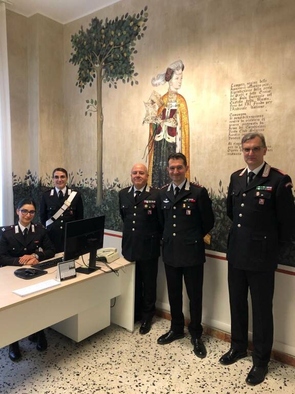 I Carabinieri di Saluzzo scelgono un affresco del Castello della Manta come simbolo dell’azione contro la violenza di genere