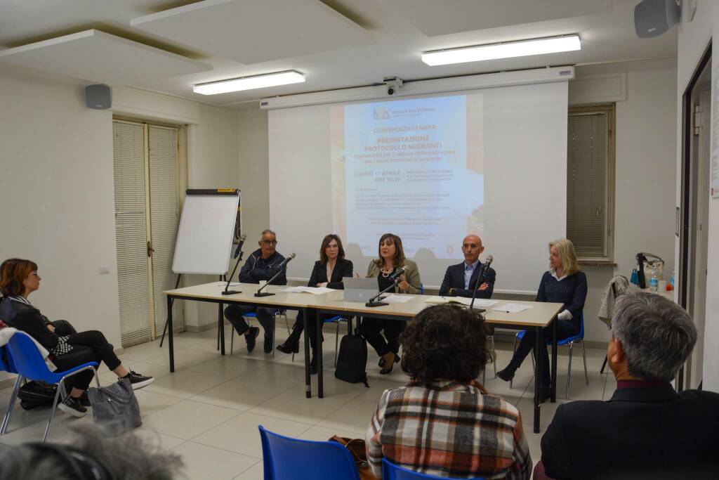 La Scuola Edile di Cuneo presenta il “Protocollo Migranti”. Lovera: “importante per inclusione sociale”
