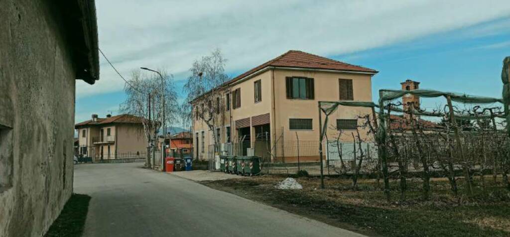 “La piazza che non c’è”, una nuova vita per l’ex scuola elementare di Monsola di Villafalletto