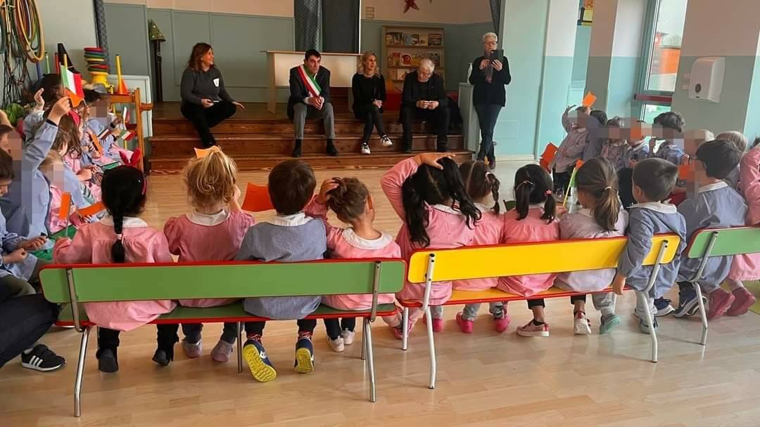 Il sindaco Tallone in visita all’asilo infantile Zanaroli di Maddalene