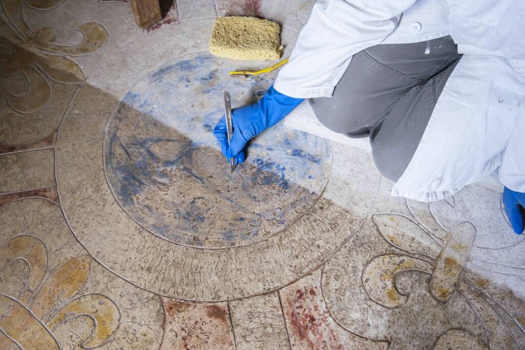Il restauro del pavimento della stanza di Michele Antonio al Castello di Manta si svela con molte iniziative