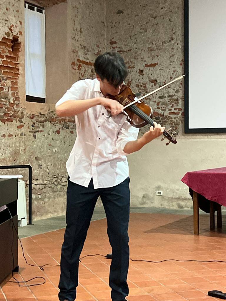 Verzuolo, sala piena per il concerto violino e pianoforte di Indro Borreani e Stefano Eligi