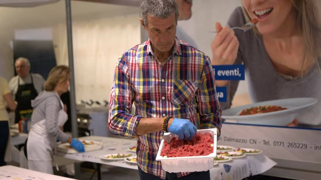 A Polonghera nel weekend cucinati oltre 40 mila agnolotti: le immagini della sagra dei record