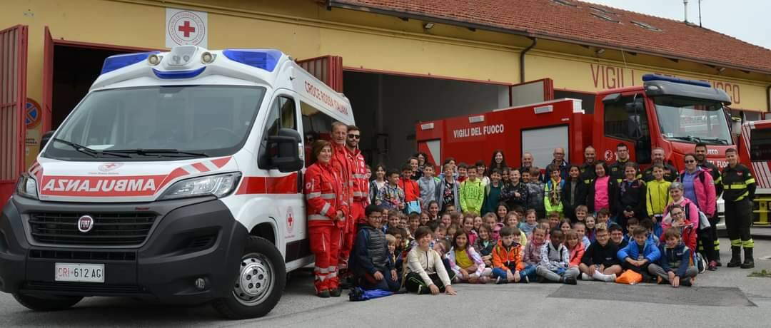 Busca, piccoli volontari a scuola dalla Croce Rossa e dai Vigili del Fuoco