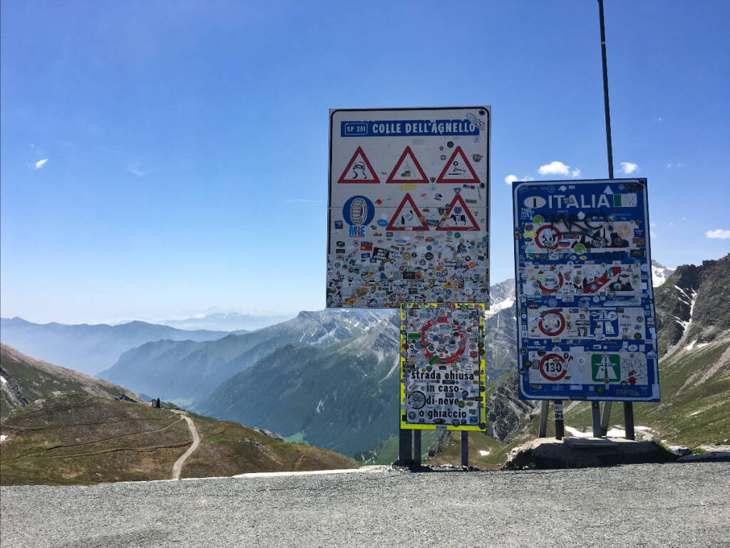 Colle dell’Agnello, provincia di Cuneo e Dèpartement des Hautes Alpes siglano un protocollo per la gestione della strada