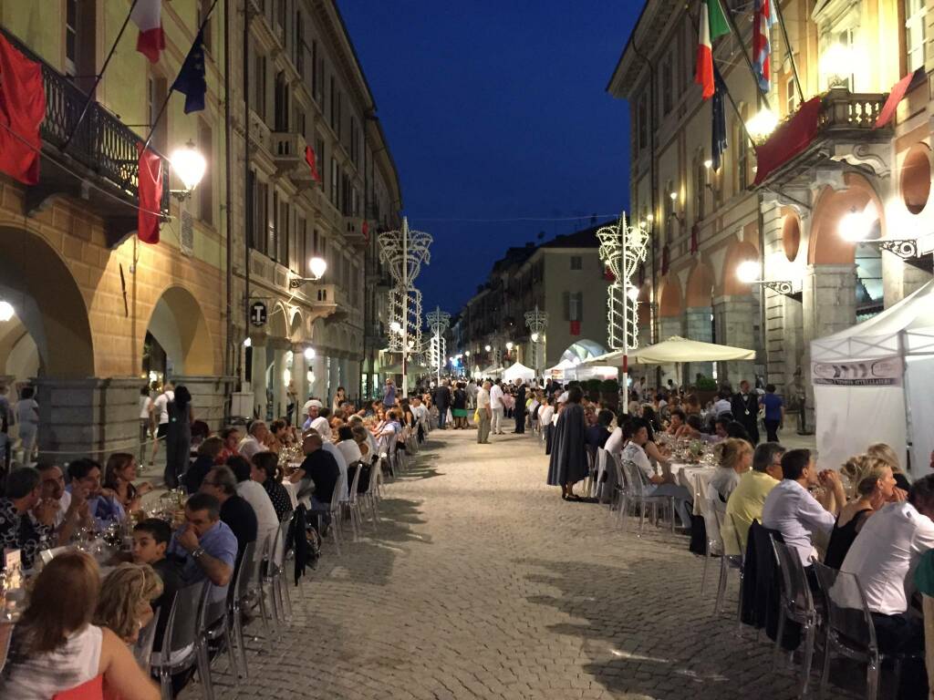 A Cuneo torna la cena benefica “Milleluci nel piatto”