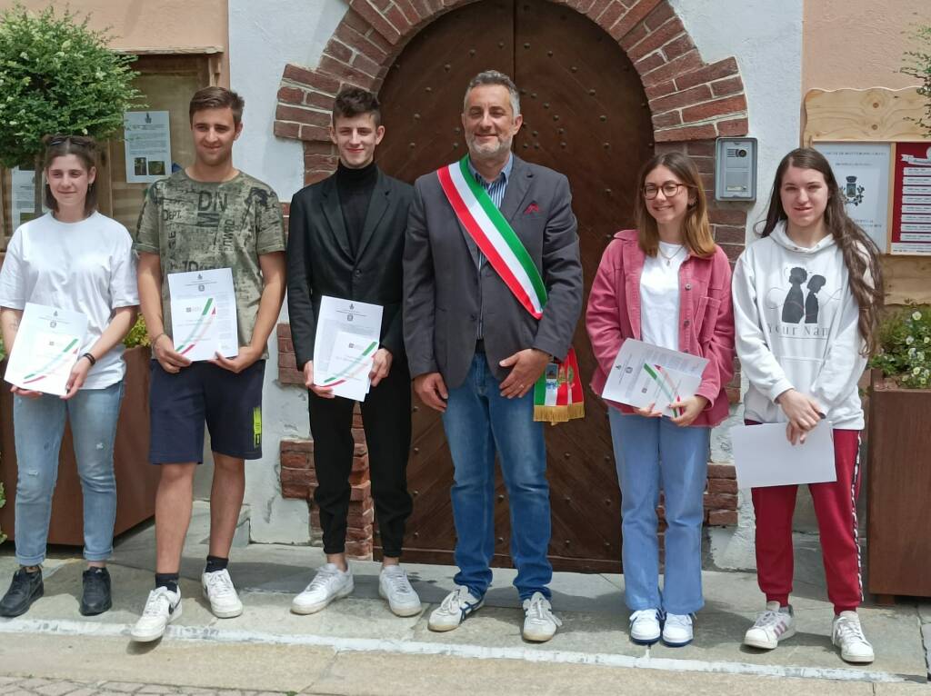 Monterosso Grana ha consegnato la Costituzione ai diciottenni