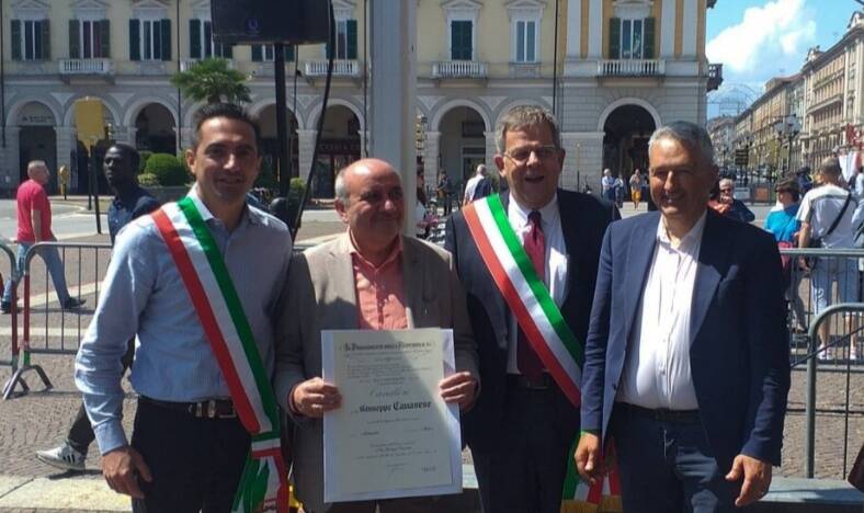 Giuseppe Canavese cavaliere con sindaco Giordana, sindaco Pepino e presidente parco Piermario Giordano 