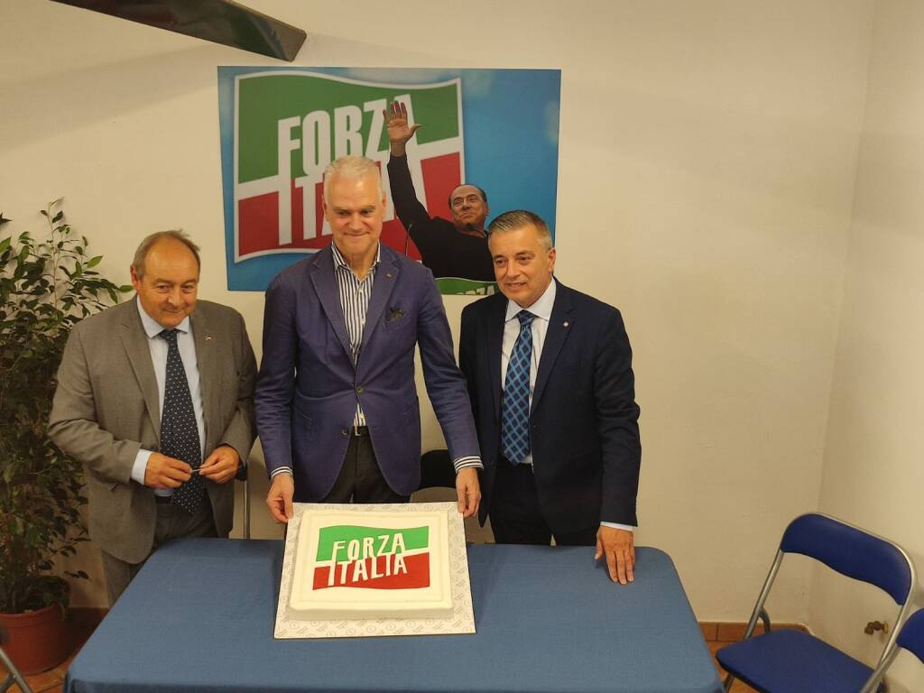 Fossano, il ministro Zangrillo ha inaugurato la 1ª sede italiana di Forza Italia dedicata a Berlusconi