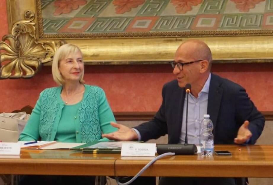 Luisa Silvestri con sindaco Oderda segretario comunale Racconigi 